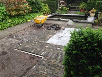 Renovatie achtertuin met vijver Kaatsheuvel